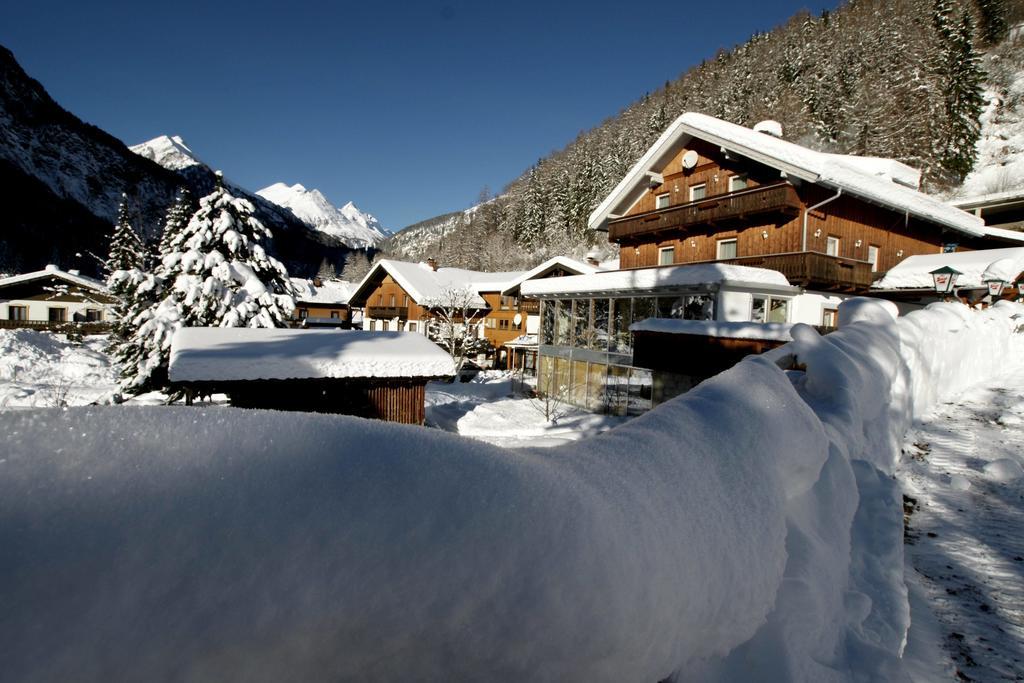 Landhaus Alpenrose - Feriendomizile Pichler Heiligenblut Exterior photo